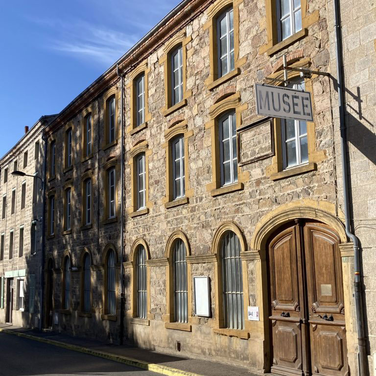 01_Manufacture-Loire-Piquet-rue-Jacquard-768x1024